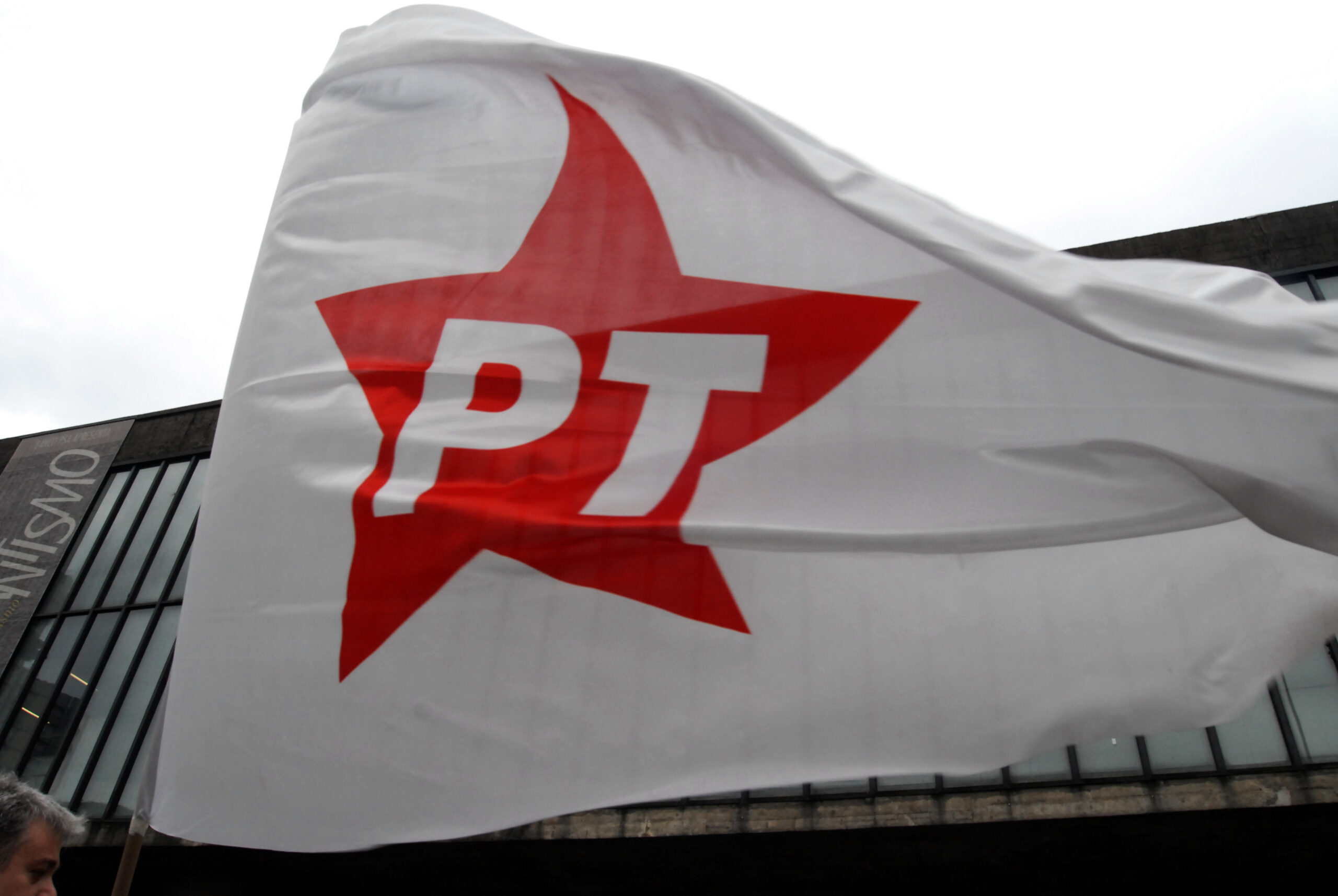 Análise: PT toma decisão ousada e disputa 7 de setembro com a direita