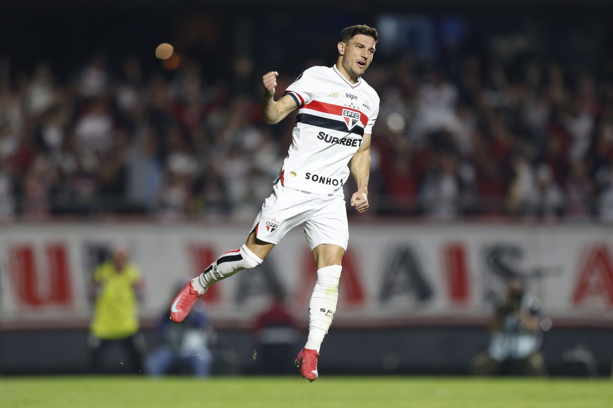 Libertadores: Cédric comenta pênalti decisivo que classificou o São Paulo