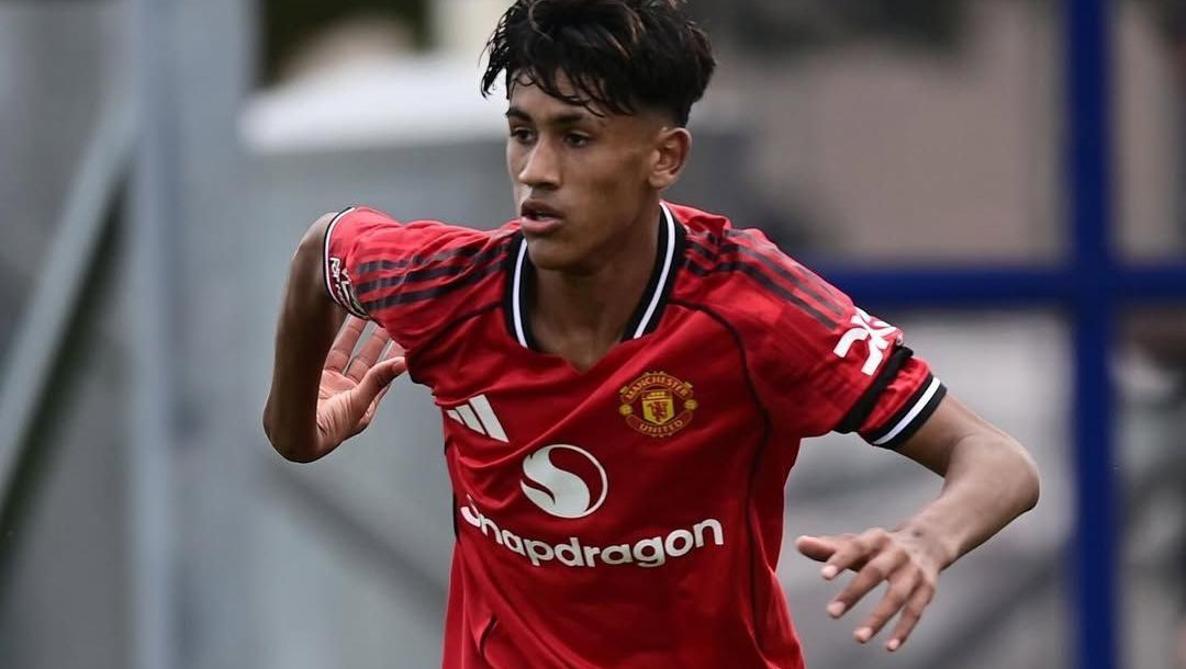 “Novo Messi” de 14 anos vai treinar com profissionais do Manchester United