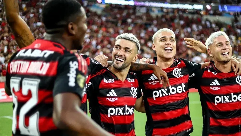 Arrascaeta, do Flamengo, se torna maior “garçom” da história do Brasileirão