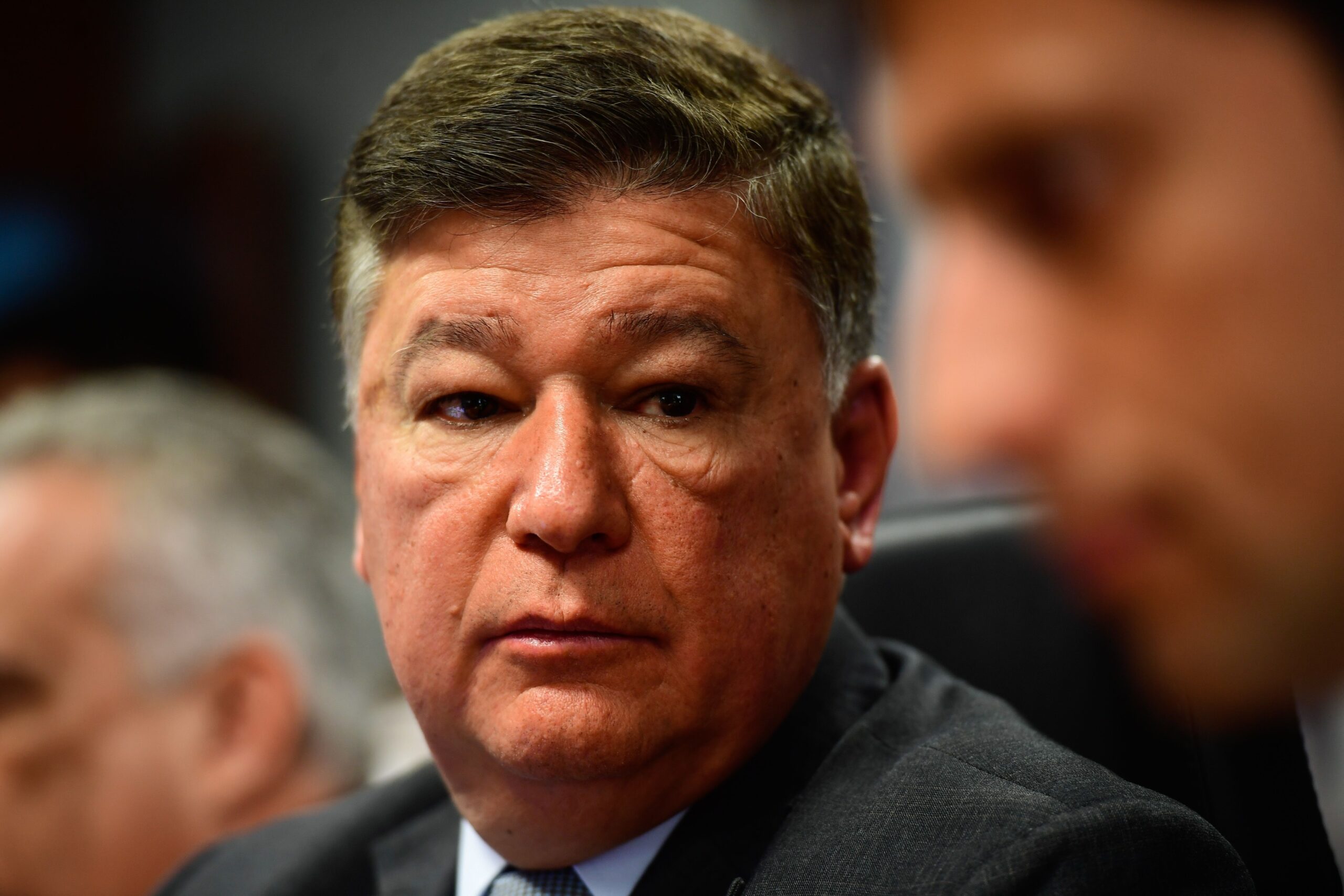 Presidente da CPMI limita atuação da imprensa e senadora aciona Alcolumbre