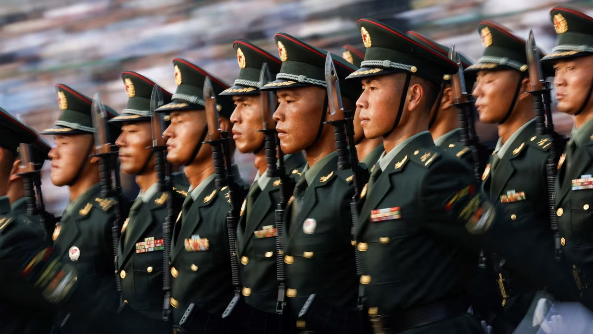Armas, roupas e convidados: Símbolos do desfile militar da China