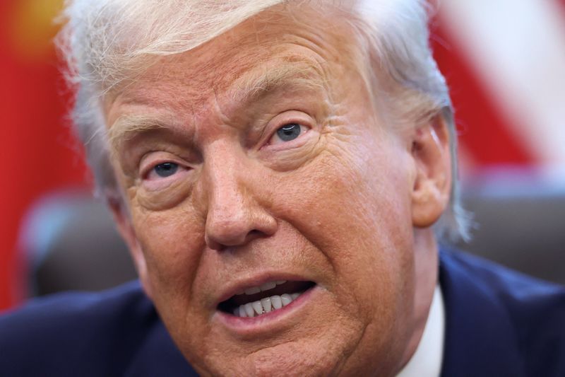 Assessor de Putin rebate Trump dizendo que “não há conspirações”