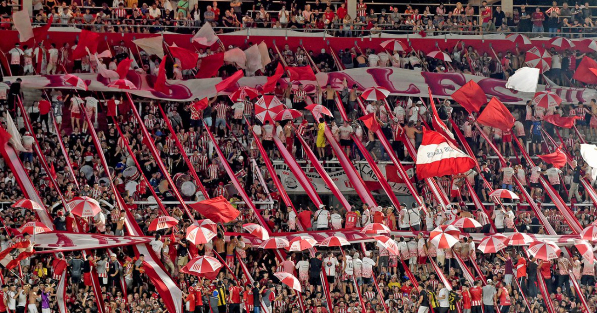 torcida estudiantes e1713909979103