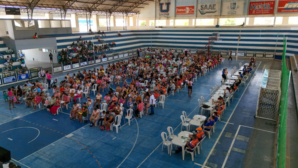 Governo do Estado e Prefeitura de Limoeiro do Norte realizam entrega de 820 vales-gás à população 3 DJI 20251007091211 0119 D 2 1