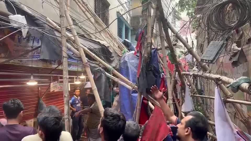 2025 11 21T053643Z 1 LOP375621112025RP1 RTRMADP BASEIMAGE 960X540 BANGLADESH QUAKE