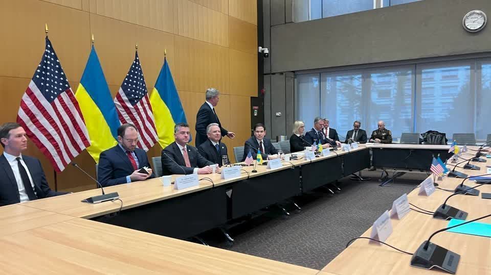 2025 11 23T162859Z 2 LOP431023112025RP1 RTRMADP BASEIMAGE 960X540 UKRAINE CRISIS TALKS STILLS e17639