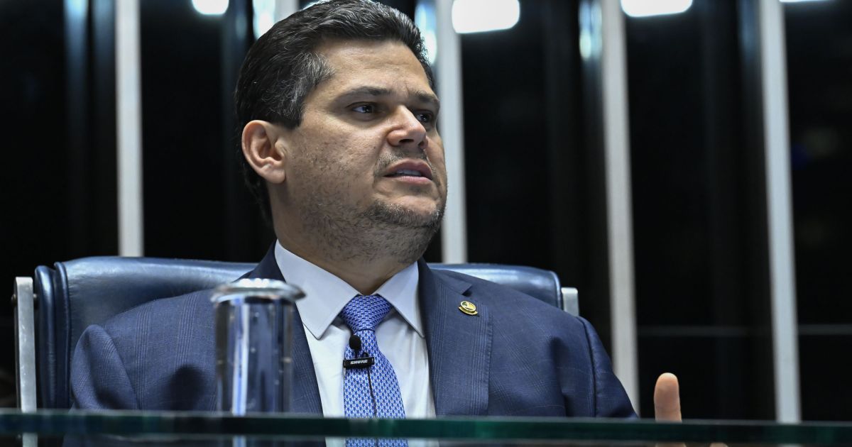 Após indicação ao STF, Alcolumbre anuncia votação com impacto bilionário