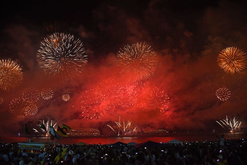 Rosto humano de drones vai “falar com as pessoas” durante Réveillon no Rio