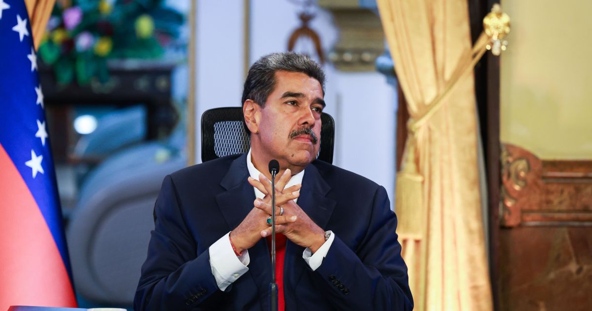 China pede que EUA garantam segurança e libertem Nicolás Maduro