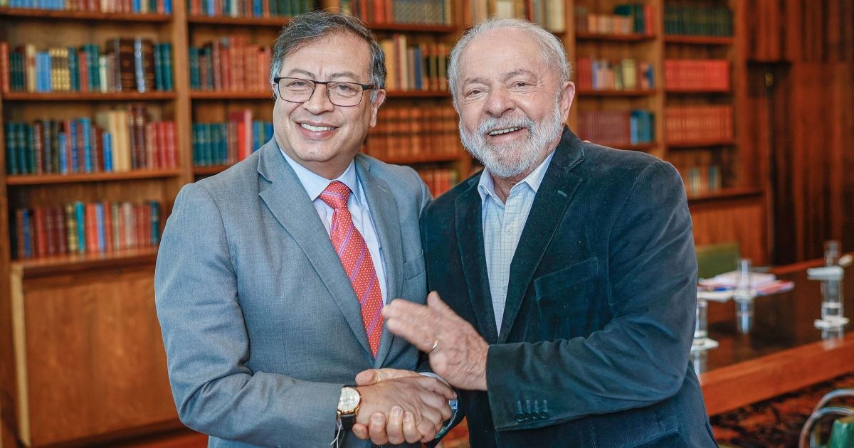 Lula e Petro conversam por telefone para discutir situação da Venezuela