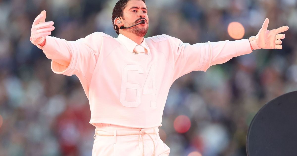 1 bad bunny show super bowl 4 e1770633566361