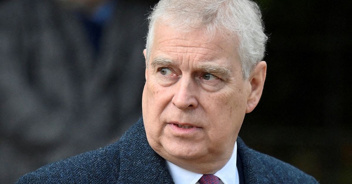 Principe Andrew em evento de Natal na Inglaterra