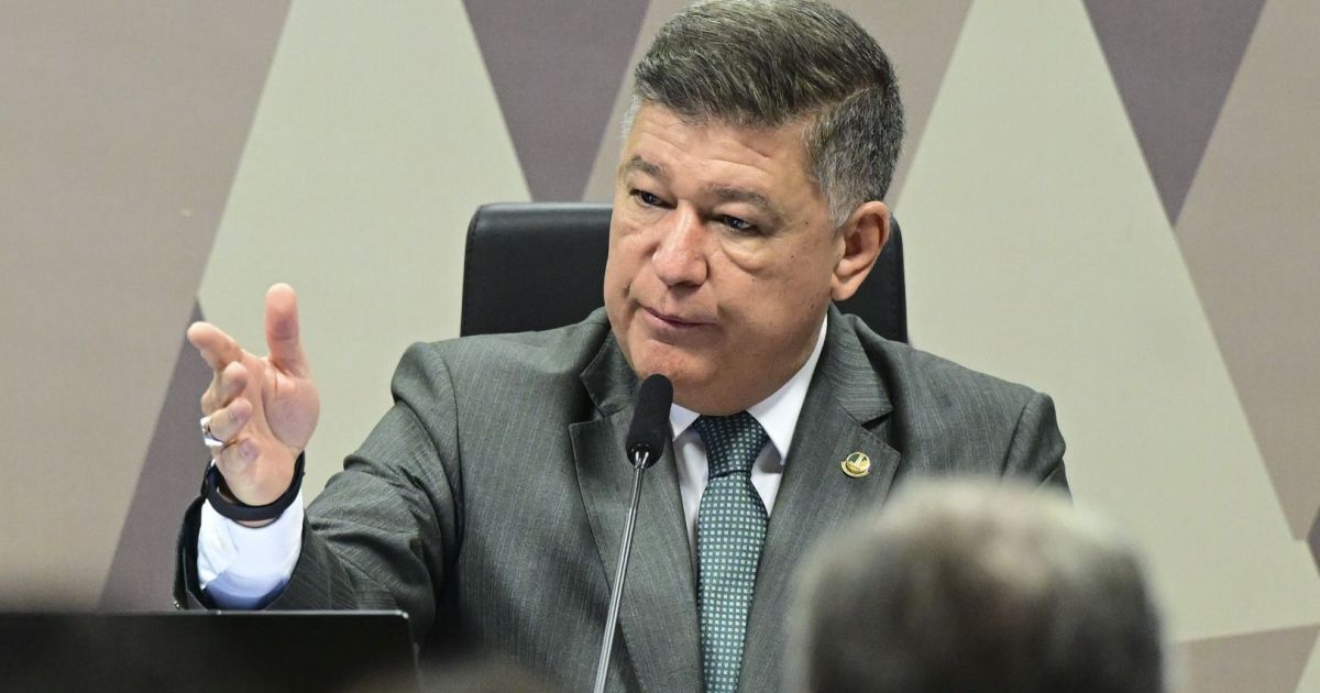 Presidente da CPMI do INSS diz que PF está “filtrando” dados