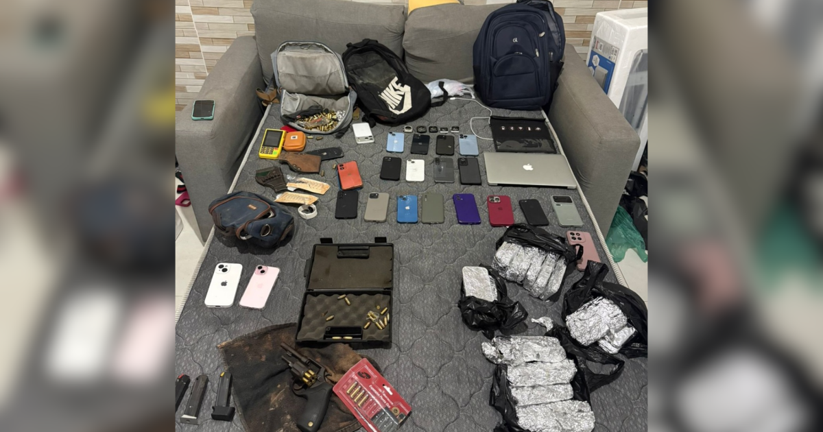 PM encontra “casa cofre” com 96 celulares em São Paulo