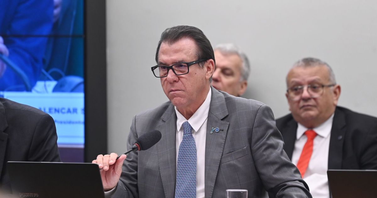 Ministro do Trabalho diz que Lula buscará Alcolumbre para aprovar 6×1