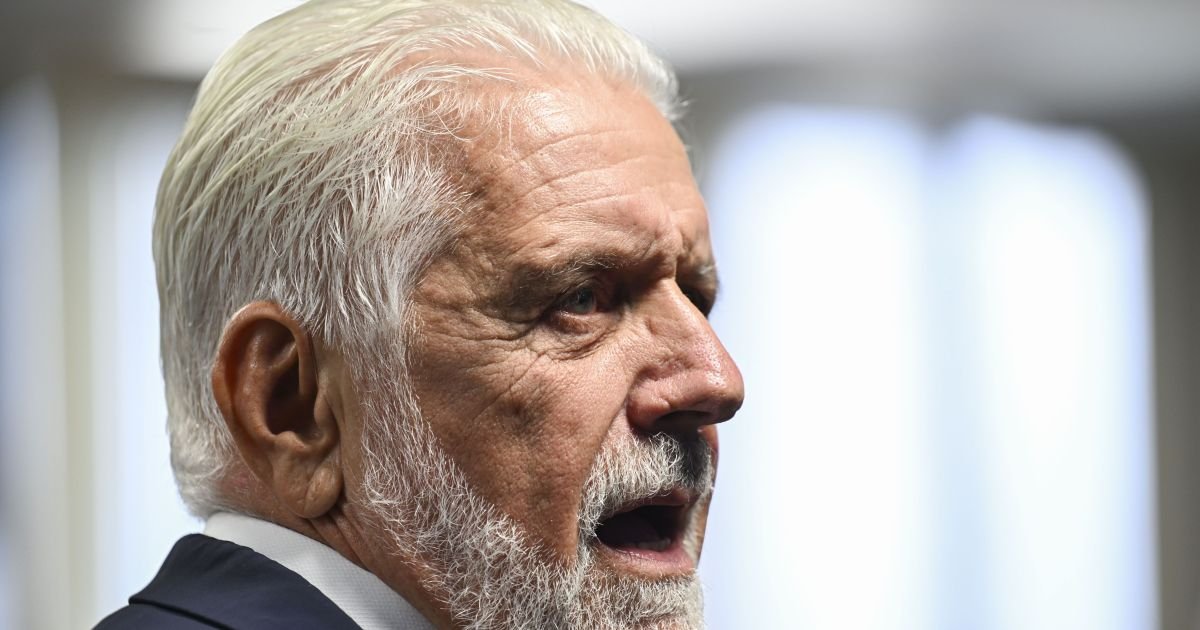 Cresce pressão para Jaques deixar liderança do PT