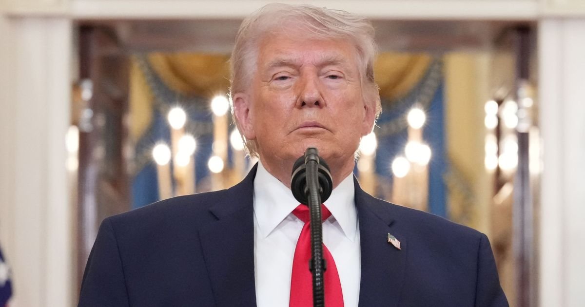 Trump manda Justiça investigar suposto abuso nos preços dos combustíveis