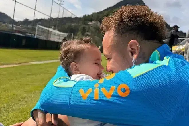 Neymar celebra aniversário da filha em dia de decisão na Copa