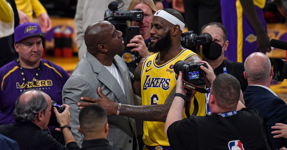 Magic Johnson: “LeBron torna os 76ers um dos melhores times da NBA”