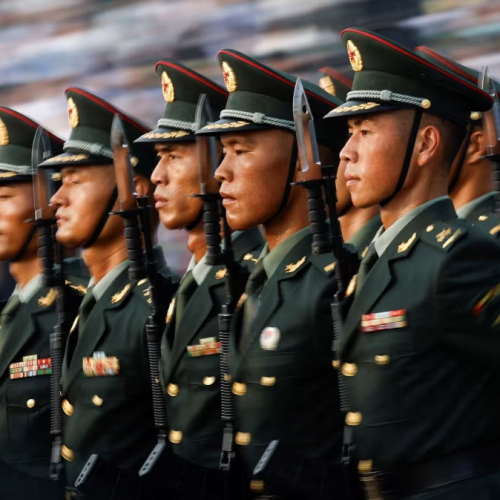 Armas, roupas e convidados: Símbolos do desfile militar da China