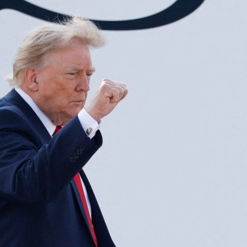 Trump ameaça atacar Irã caso Teerã tente assassiná-lo