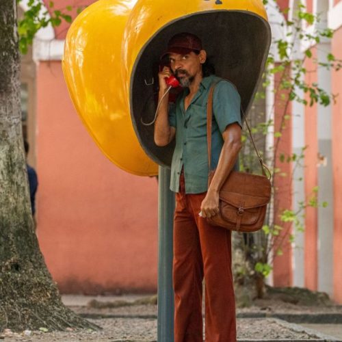 Ator de “O Agente Secreto” avalia diversidade no elenco: “Vários Brasis”