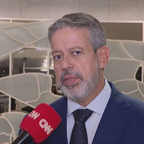 Quem ganha R$ 50 mil não é super-rico em país nenhum, diz Lira sobre IR