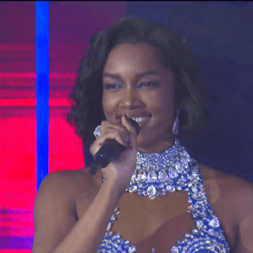 BBB 26: IZA retorna à casa e agita festa com homenagem a Tim Maia