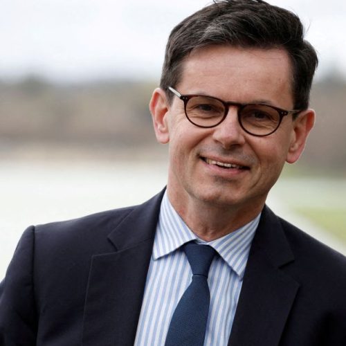 Diretor de Versalhes assume comando do Louvre após roubo