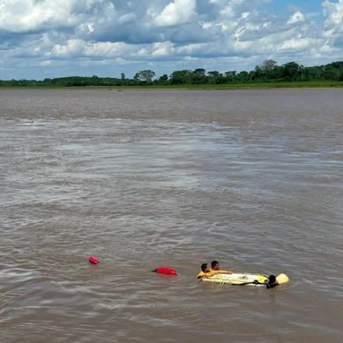 Deslizamento de terra no Peru deixa 13 mortos após afundar barcos
