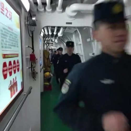 China lança exercícios militares com disparos reais ao redor de Taiwan