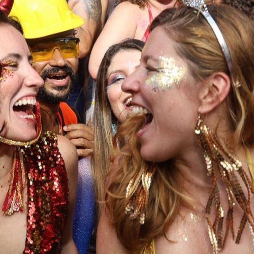 Carnaval: confira dicas de como cuidar da pele durante a folia