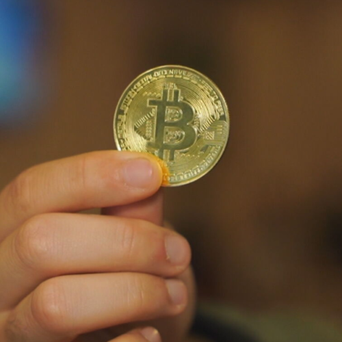 Comprar bitcoin com ETF ou corretora?