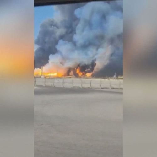 Imagem mostra campo de gás no Irã em chamas após ataque de Israel; veja