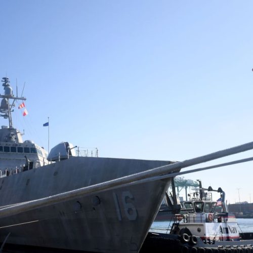 Navios caça-minas dos EUA são avistados a cinco mil quilômetros do Golfo