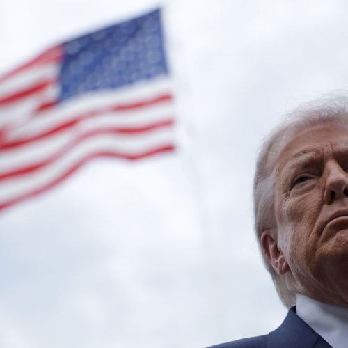 Análise: Trump busca vitória com simbolismo de “poeira nuclear”
