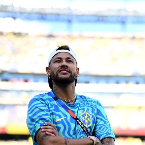 Copa: Neymar se encontra com lenda da NFL e astro do rap antes de estreia