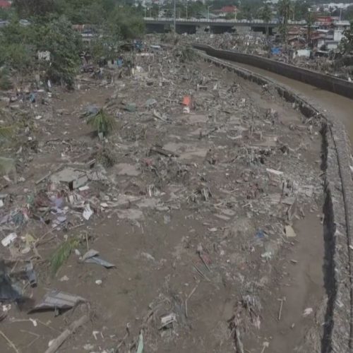 Tufão segue para o Vietnã após deixar rastro de destruição nas Filipinas