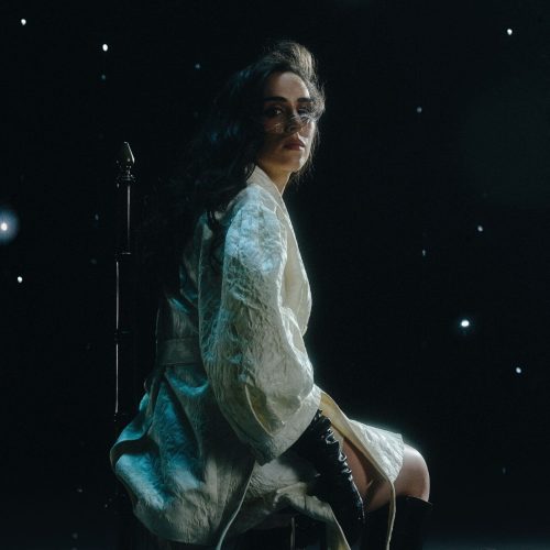 Lara revela ter adiado álbum de estreia por causa de Faustão