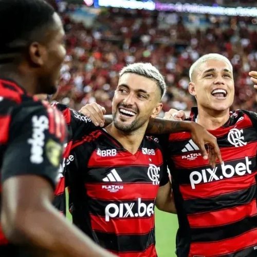 Arrascaeta, do Flamengo, se torna maior “garçom” da história do Brasileirão