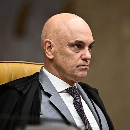 Moraes envia a Gilmar pedido de prisão domiciliar para Bolsonaro