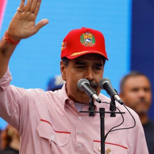Cuba busca EUA para tratar de possível Venezuela pós-Maduro, dizem fontes