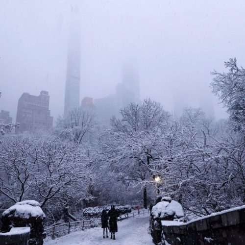 Forte tempestade de neve nos EUA causa atrasos em 11 mil voos