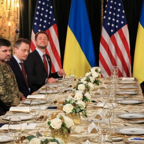 Autoridades dos EUA e da Ucrânia podem se reunir na próxima semana
