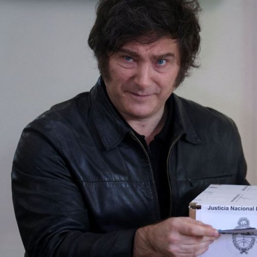 Eleição legislativa é encerrada na Argentina com baixa participação