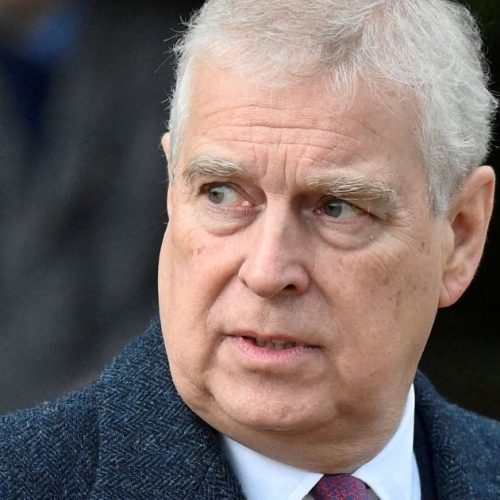 Ex-príncipe Andrew sai de mansão real após novos arquivos do caso Epstein