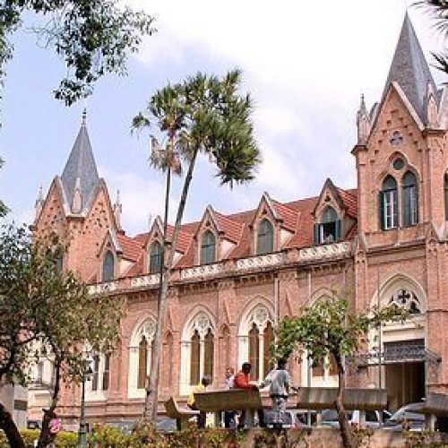 Santa Casa de São Paulo abre inscrições para vestibular com 12 cursos