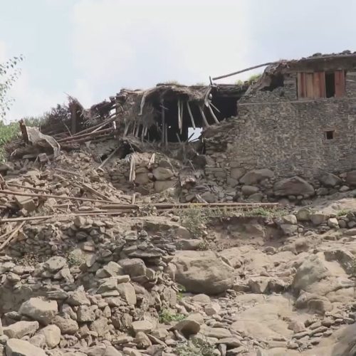 Vídeos mostram destruição causada por terremoto no Afeganistão; veja