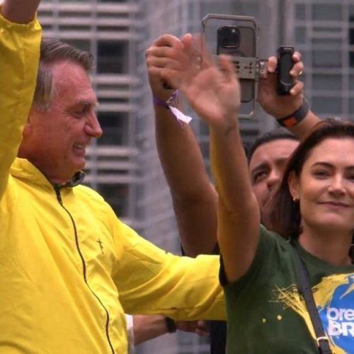 Bolsonaro passará por novos exames, diz Michelle